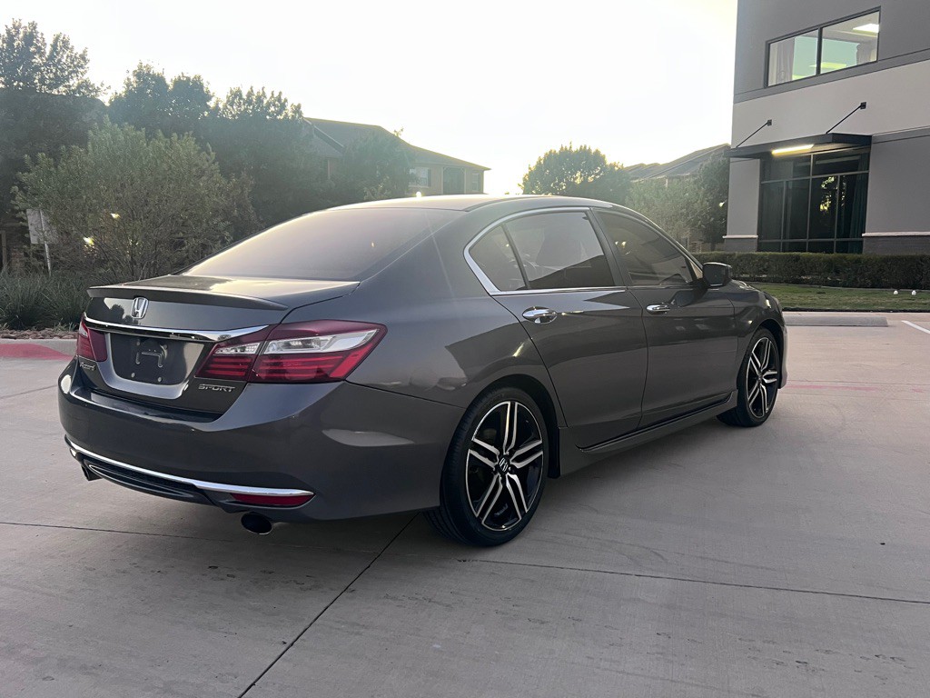 2017 Honda Accord Image 5