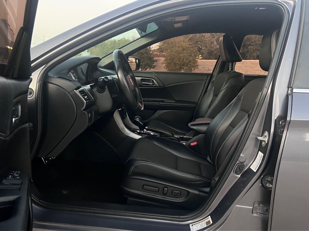 2017 Honda Accord Image 9