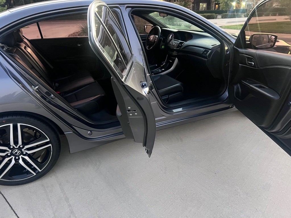 2017 Honda Accord Image 13