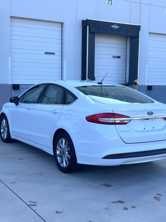 2017 Ford Fusion Image 4