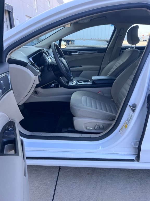 2017 Ford Fusion Image 9