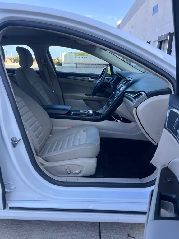 2017 Ford Fusion Image 12