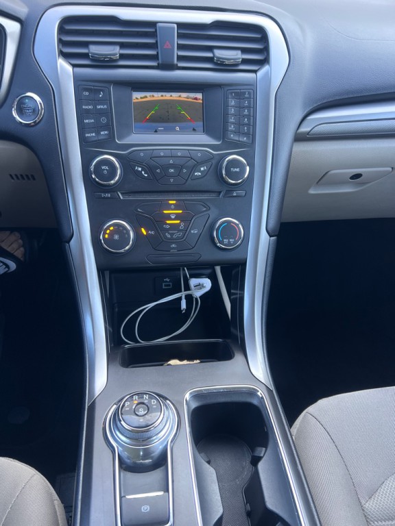 2017 Ford Fusion Image 16