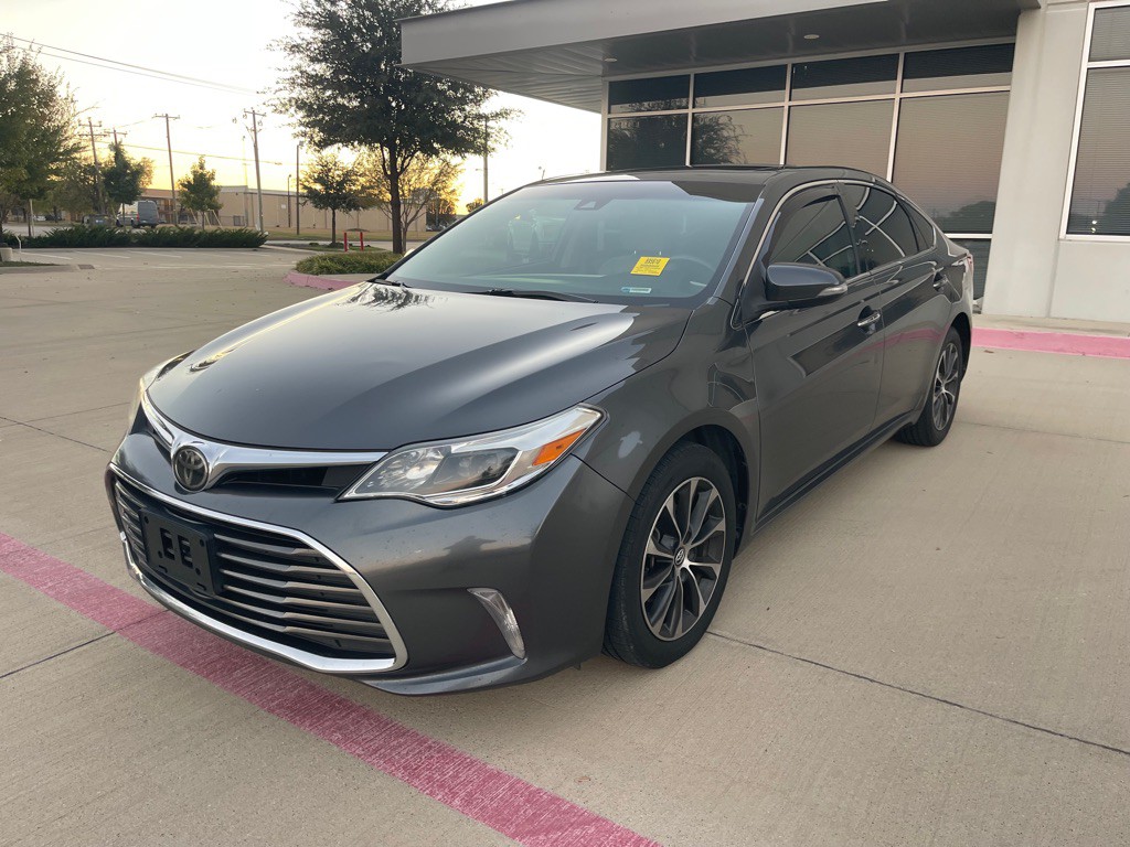 2017 Toyota Avalon Image 1