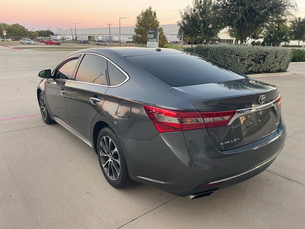 2017 Toyota Avalon Image 6