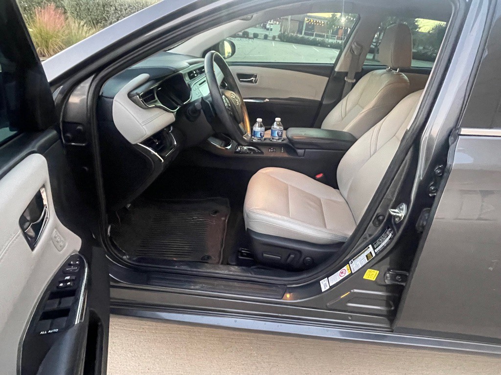 2017 Toyota Avalon Image 9