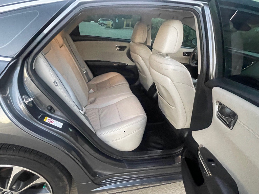 2017 Toyota Avalon Image 13