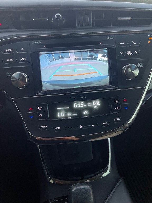 2017 Toyota Avalon Image 16