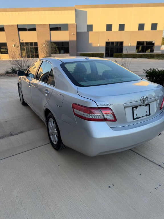 2011 Toyota Camry Image 5