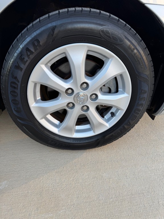 2011 Toyota Camry Image 9