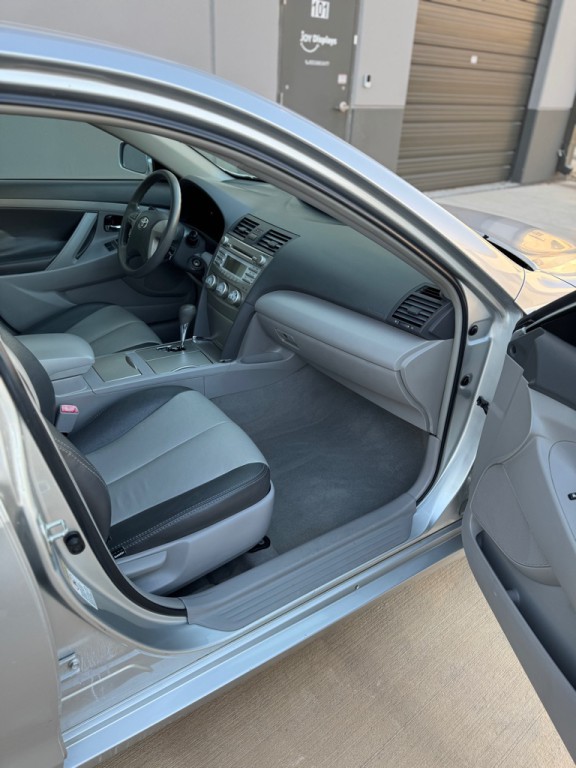 2011 Toyota Camry Image 10