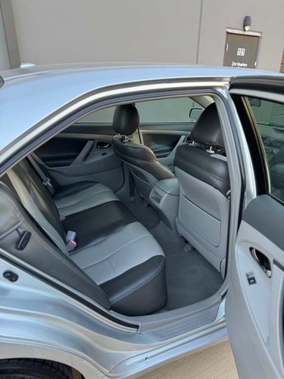 2011 Toyota Camry Image 11