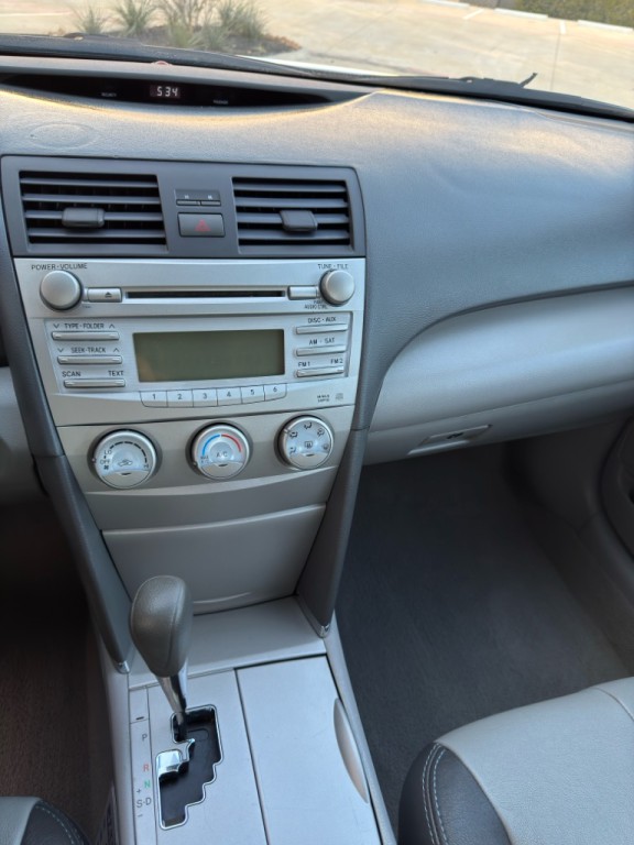 2011 Toyota Camry Image 17