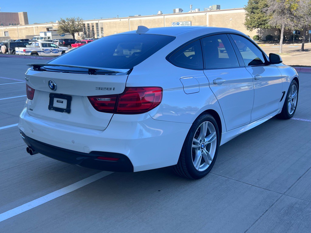 2016 BMW 3 Series Image 4