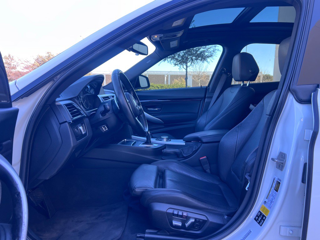 2016 BMW 3 Series Image 9