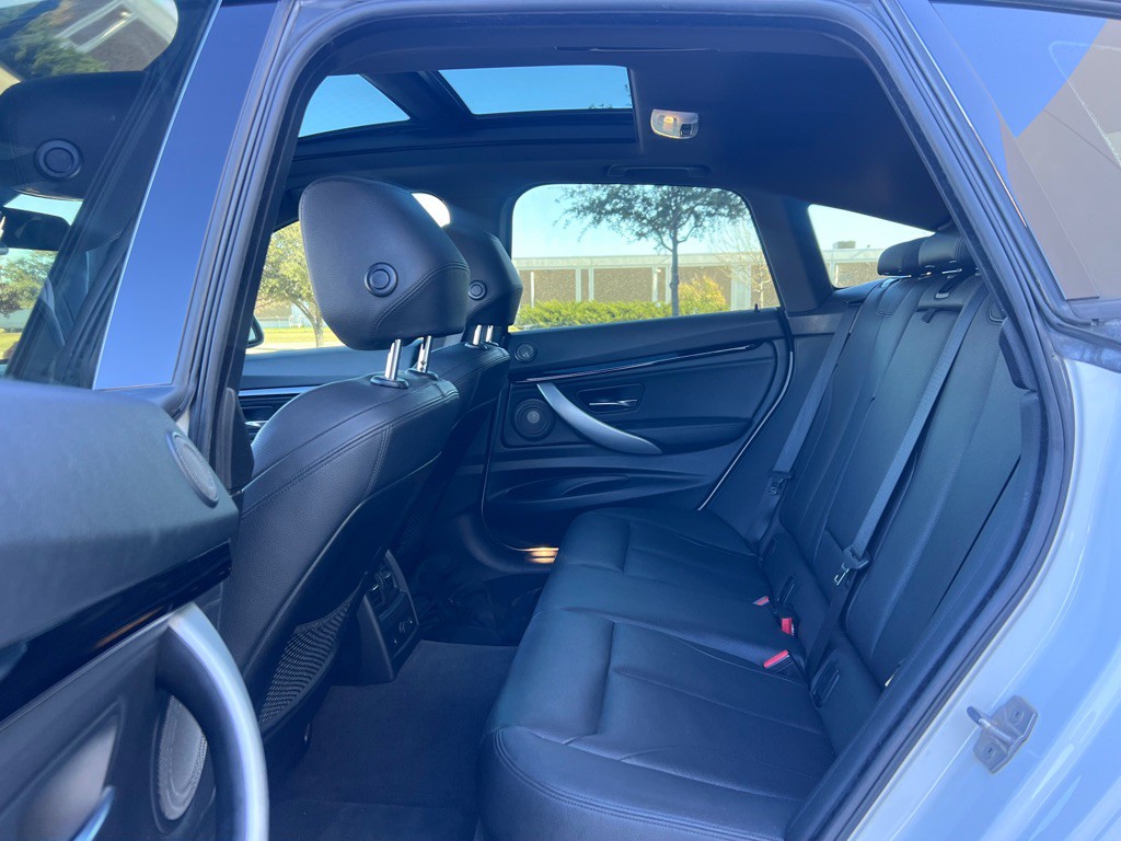 2016 BMW 3 Series Image 10