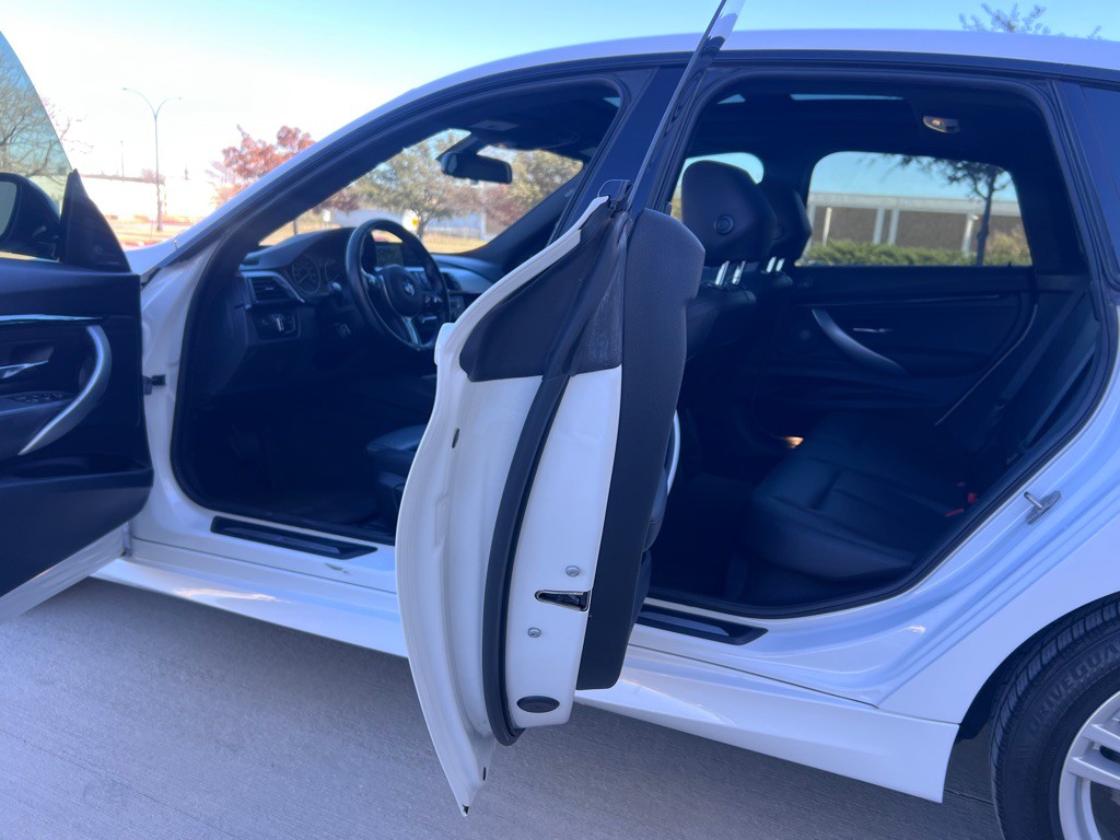 2016 BMW 3 Series Image 11