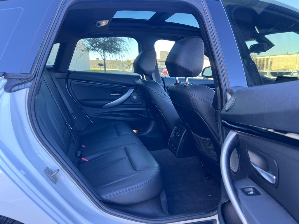 2016 BMW 3 Series Image 13