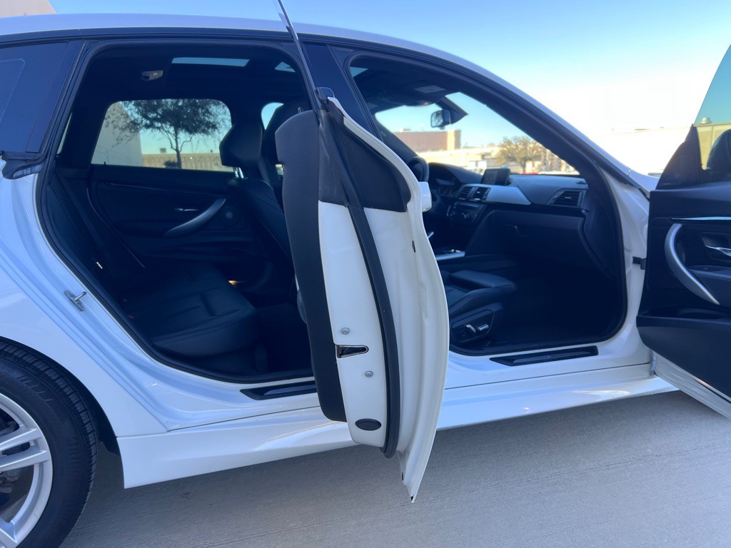 2016 BMW 3 Series Image 14