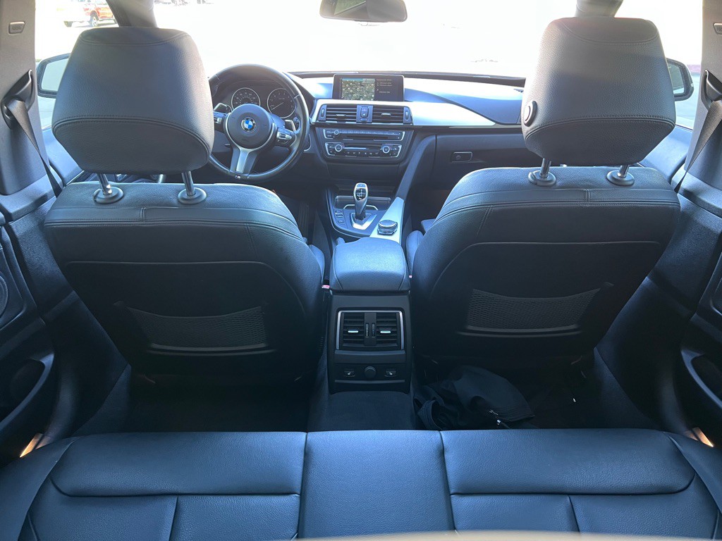 2016 BMW 3 Series Image 16