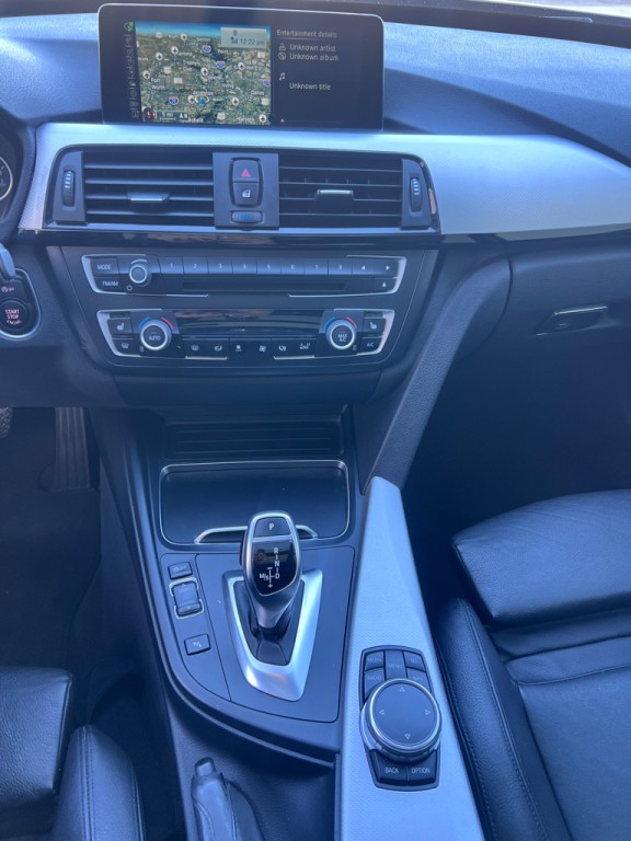 2016 BMW 3 Series Image 17