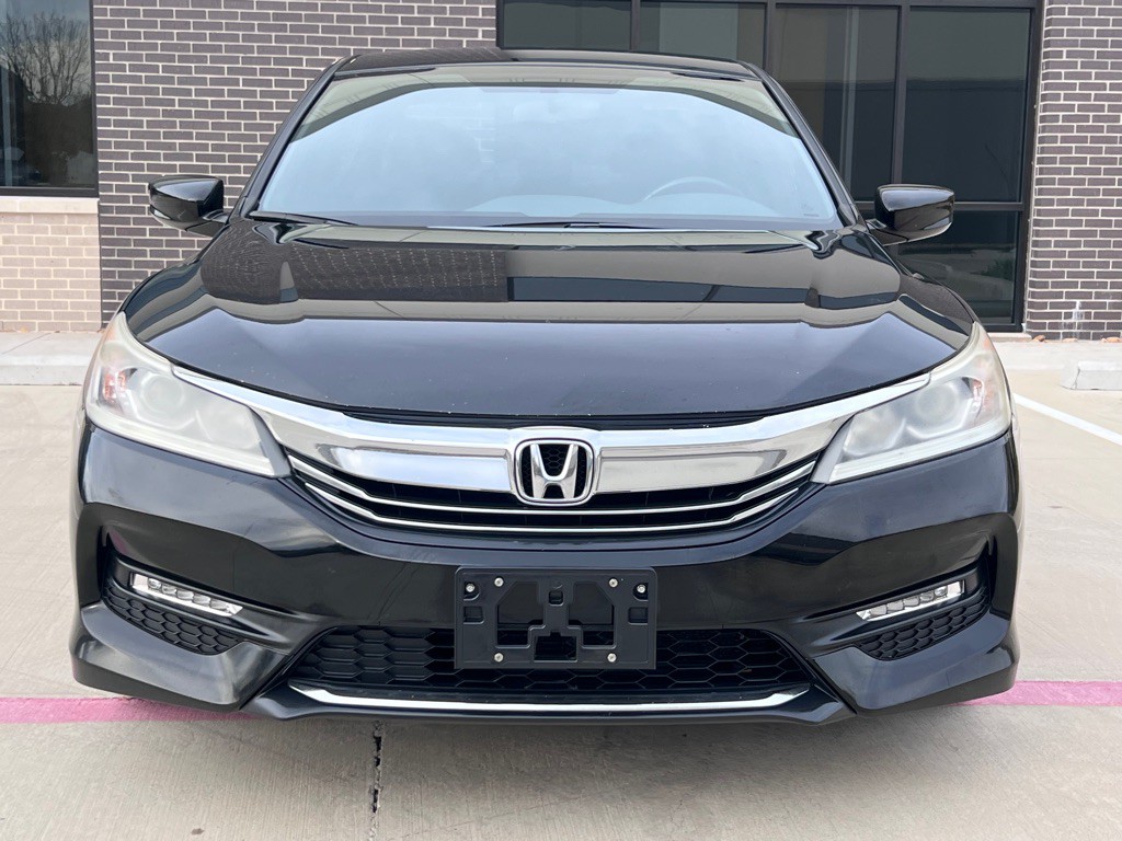 2017 Honda Accord Image 2