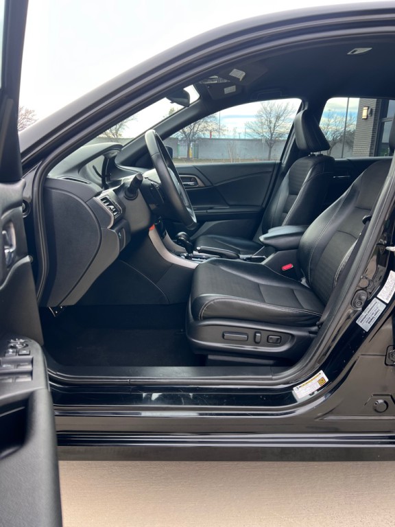 2017 Honda Accord Image 9