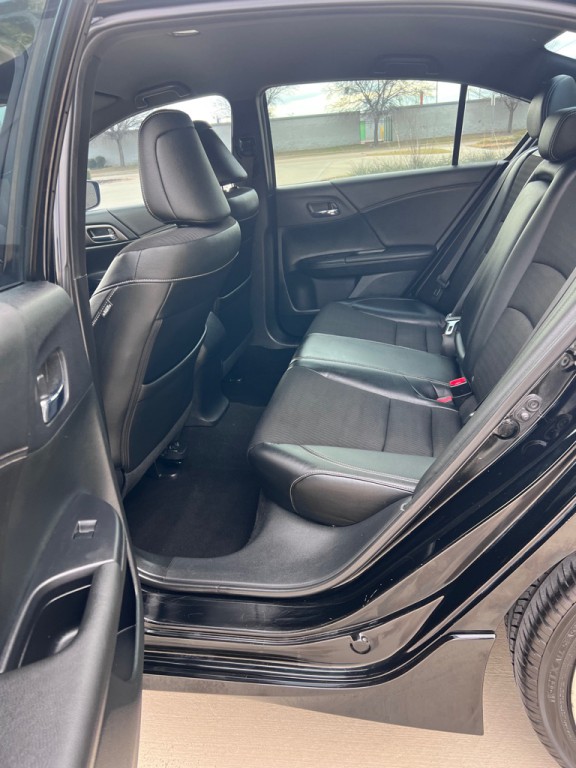 2017 Honda Accord Image 10