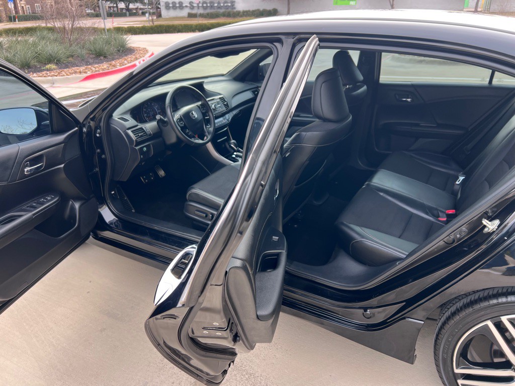 2017 Honda Accord Image 11