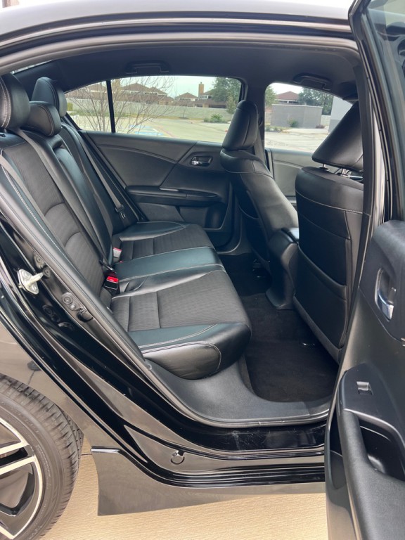 2017 Honda Accord Image 13