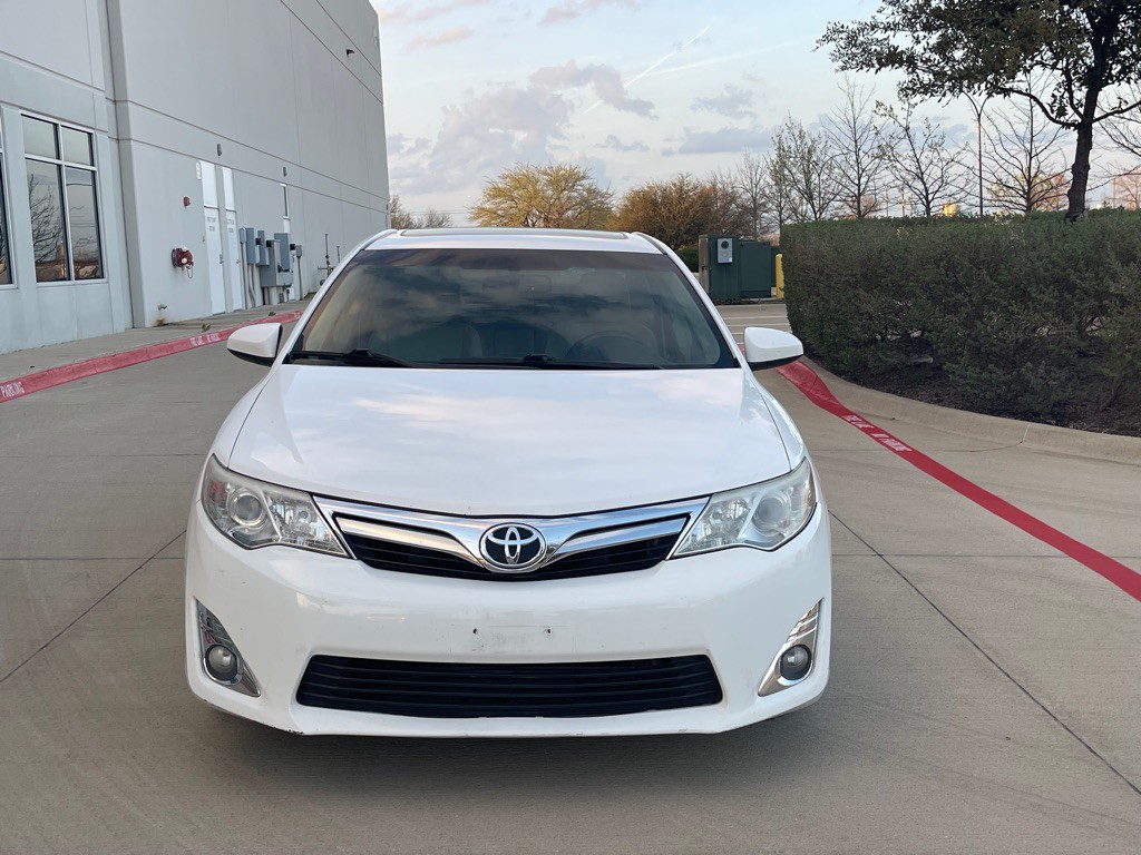 2014 Toyota Camry Image 2