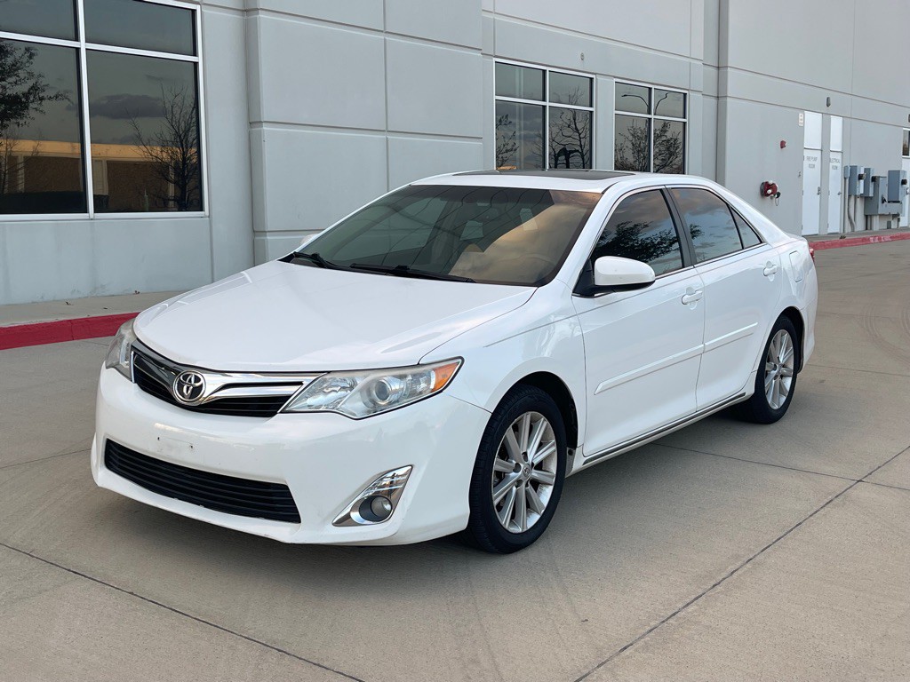 2014 Toyota Camry Image 3