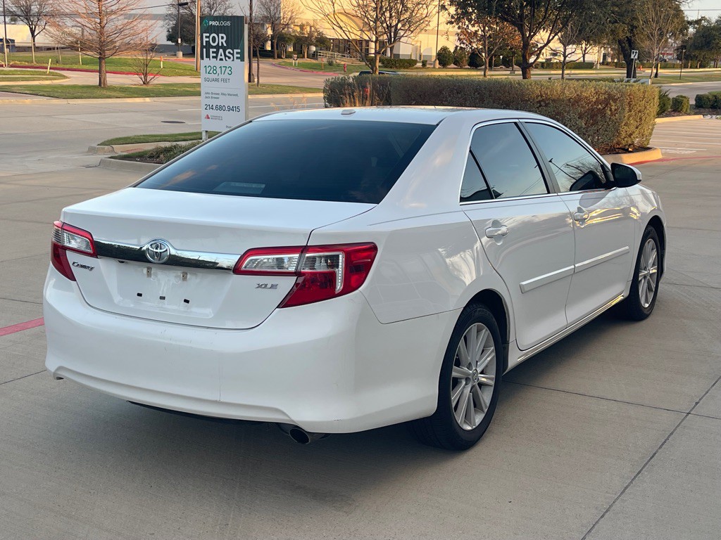 2014 Toyota Camry Image 6