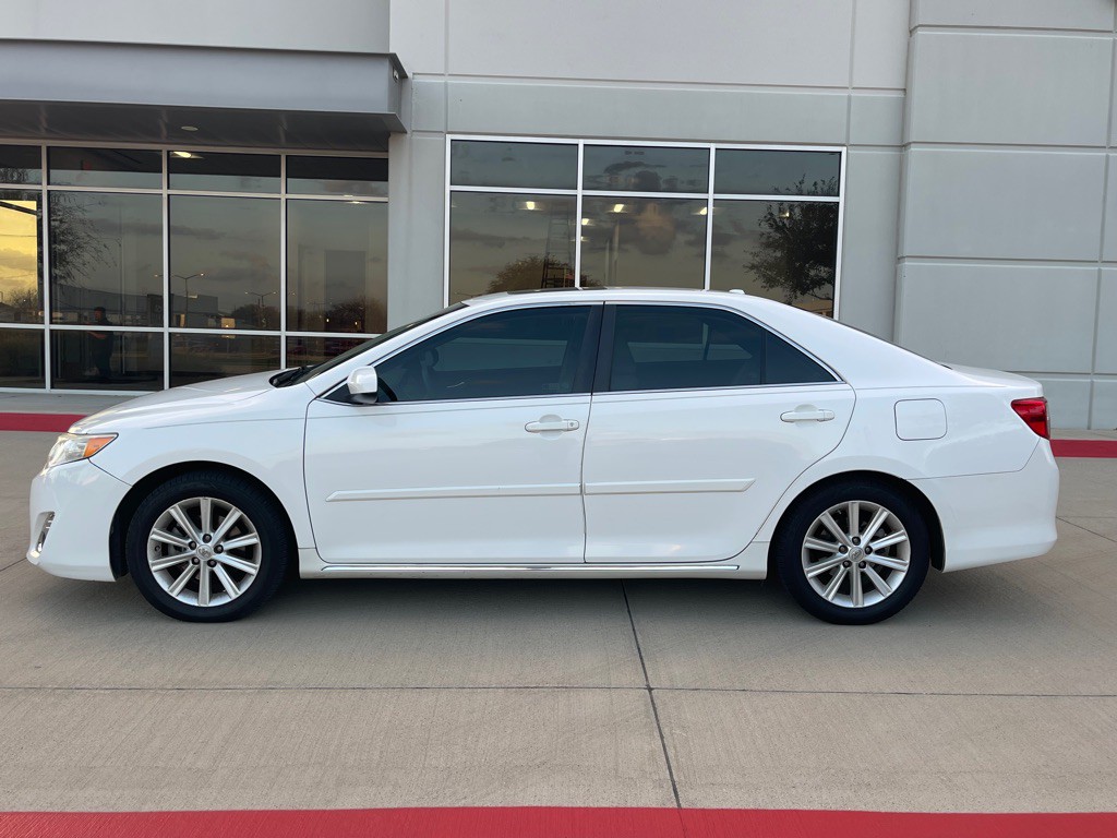 2014 Toyota Camry Image 7