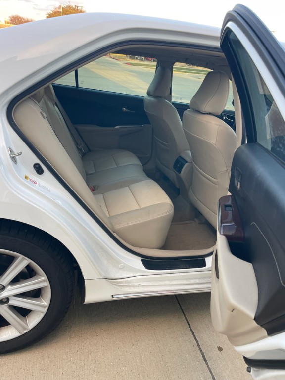 2014 Toyota Camry Image 9
