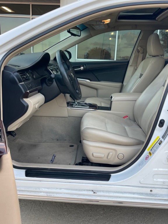 2014 Toyota Camry Image 11