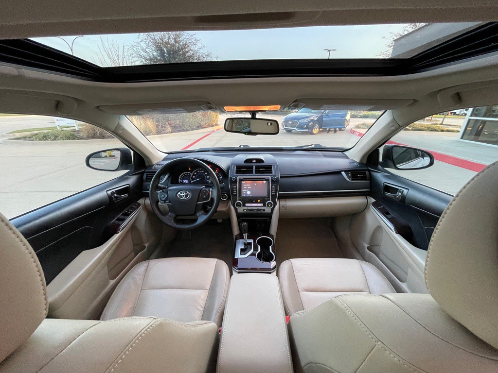 2014 Toyota Camry Image 14