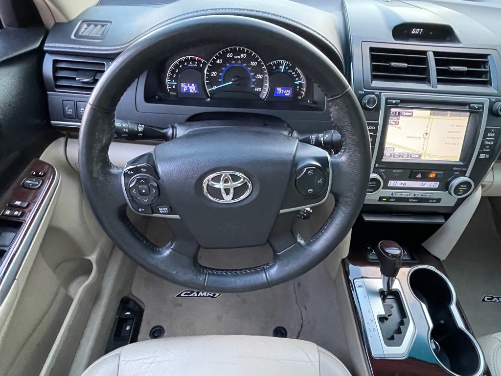 2014 Toyota Camry Image 16