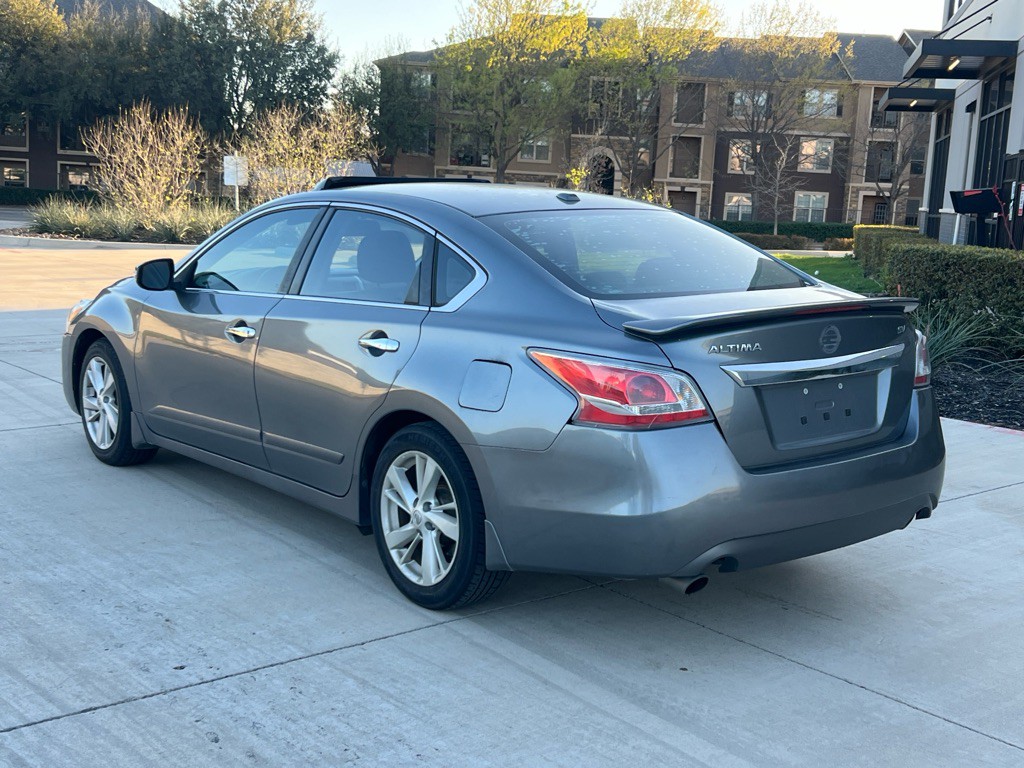 2015 Nissan Altima Image 4