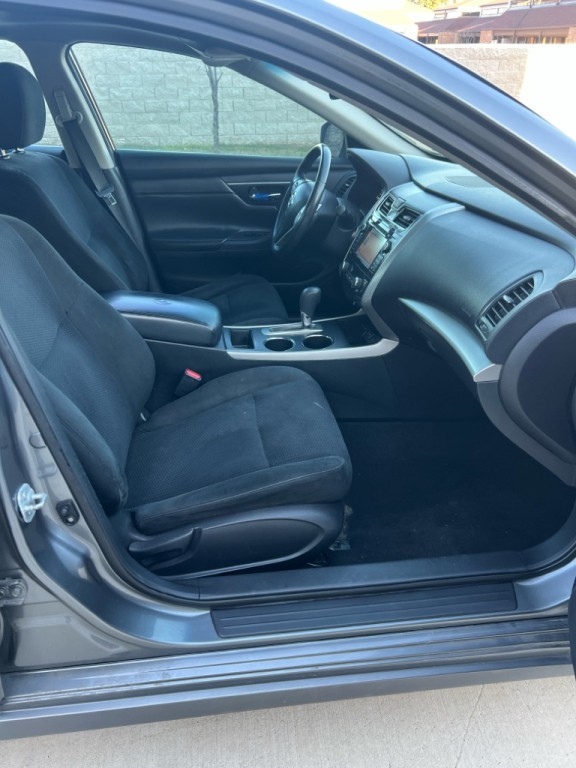2015 Nissan Altima Image 9