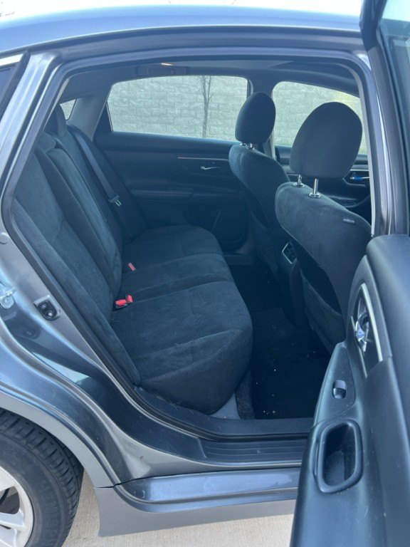 2015 Nissan Altima Image 10