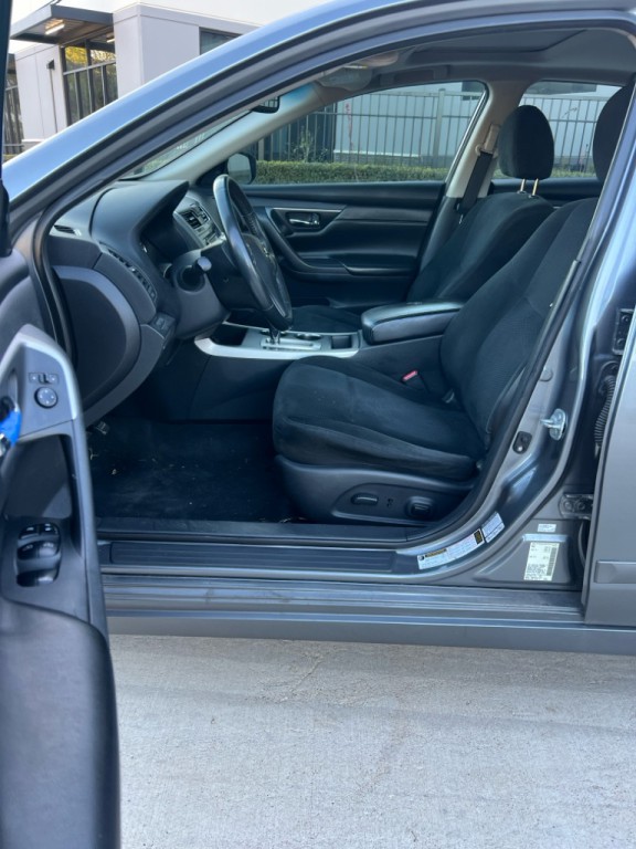 2015 Nissan Altima Image 12