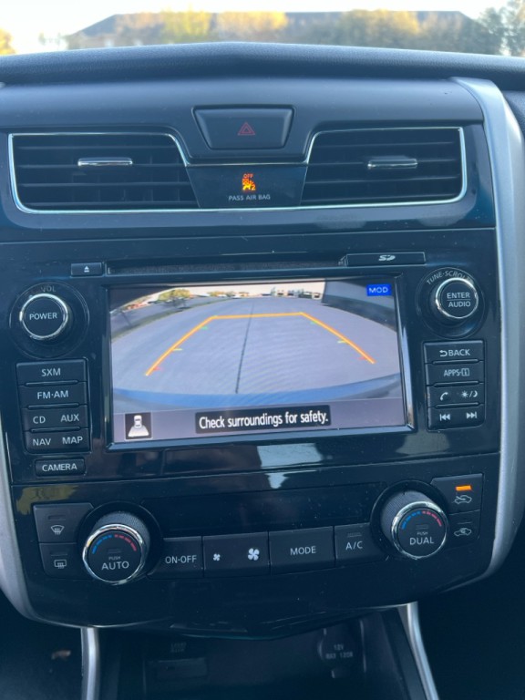 2015 Nissan Altima Image 16