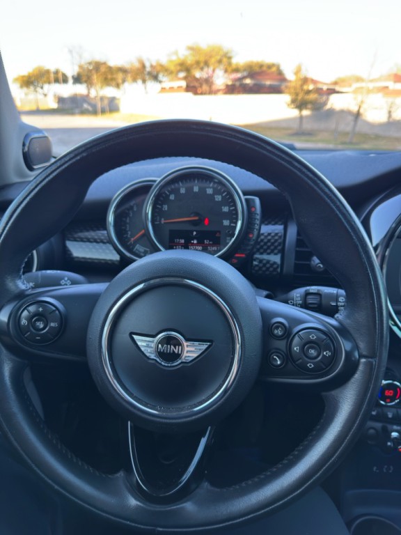 2015 MINI Cooper Image 12