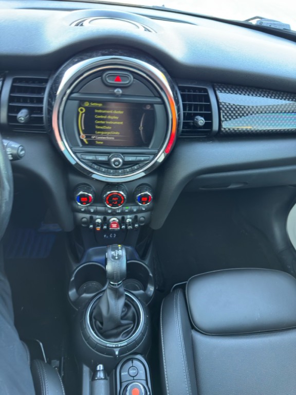 2015 MINI Cooper Image 13