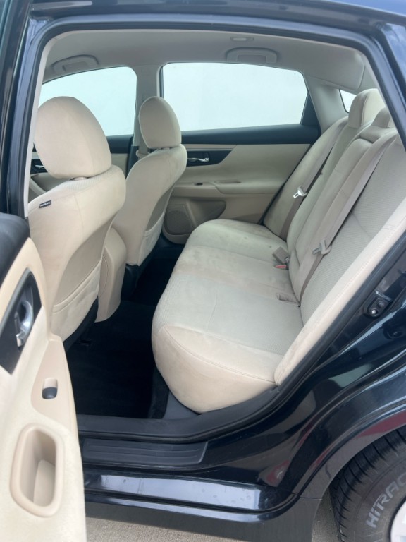 2015 Nissan Altima Image 10