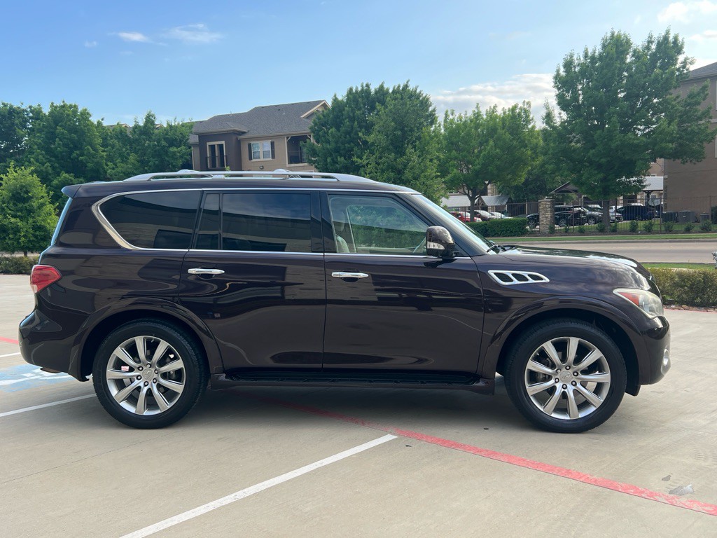 2013 INFINITI QX56 Image 8