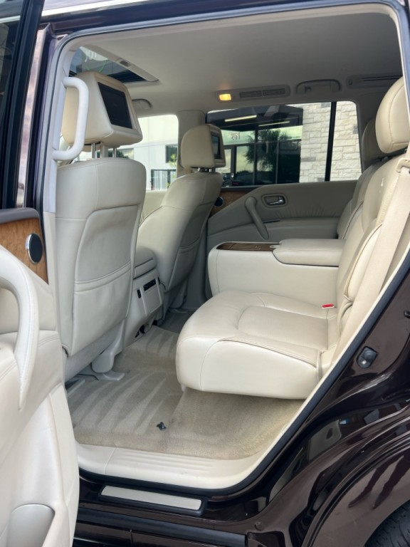 2013 INFINITI QX56 Image 10