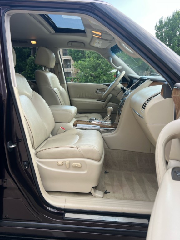 2013 INFINITI QX56 Image 12