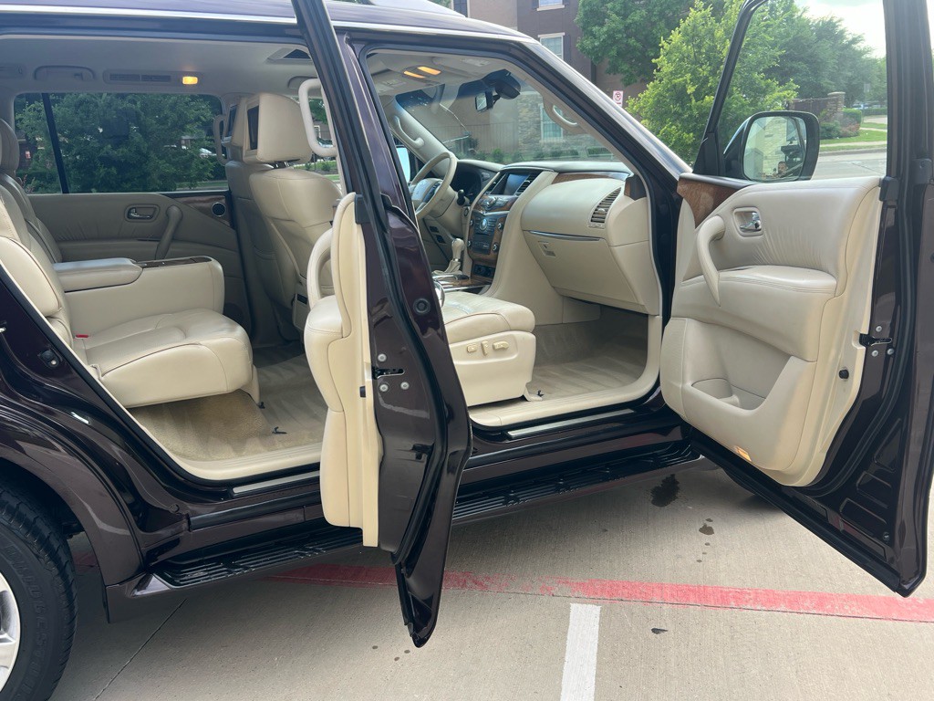 2013 INFINITI QX56 Image 14